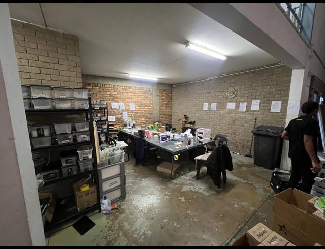 204M² WAREHOUSE TO LET IN STRIJDOMPARK